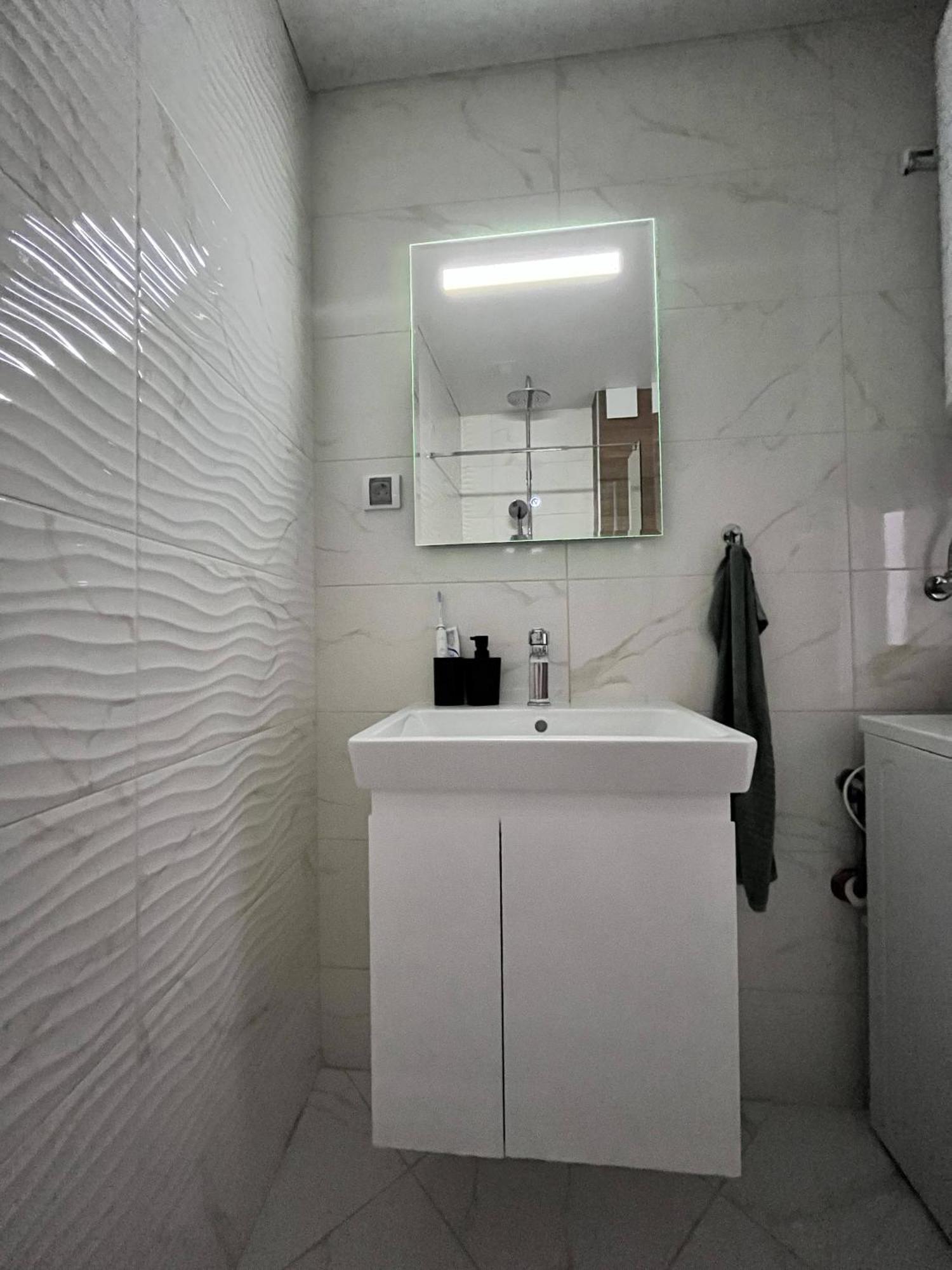 Central Cosy, Fully Renovated 2Bd Near The Cathedral Varna Eksteriør billede